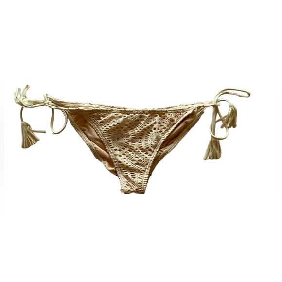 Billabong Lace Tassels Cream Size L Bikini Great  Condition! Bottoms L Top S. - Picture 7 of 11